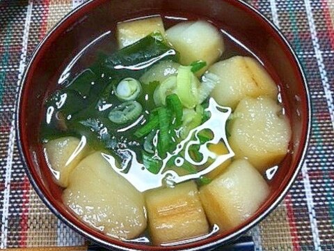 白だしでお手軽♪ワカメと麩のお吸い物☆